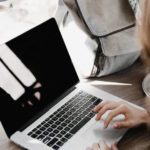 Arbeiten am Laptop