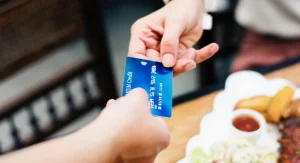 Kreditkarte geben